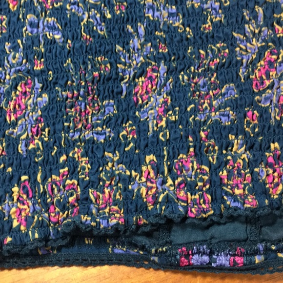 American Eagle Crop Top with Embroidered Front - Picture 4 of 6